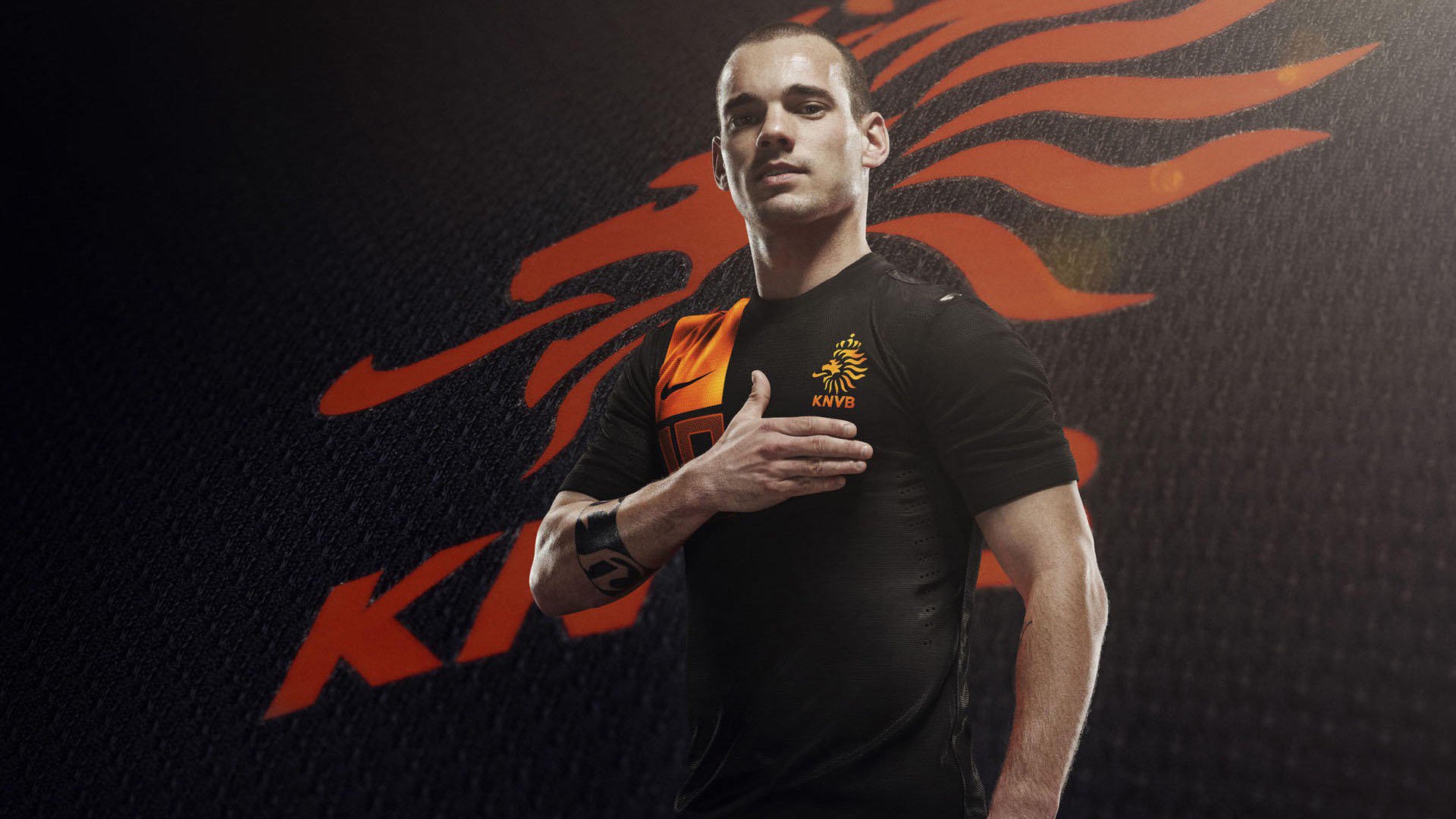 梅尔滕斯800米前半程控场有术，本梅尔滕斯台球